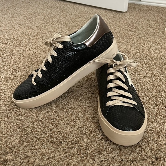 Shu shop Tennis Shoe - Picture 1 of 7